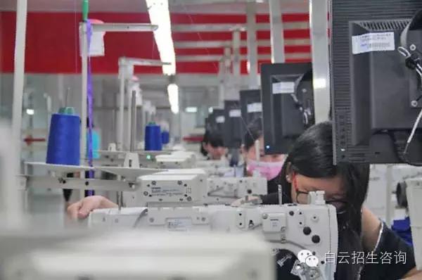 第44界世界技能大赛时装技术项目广州选拔赛——车缝环节