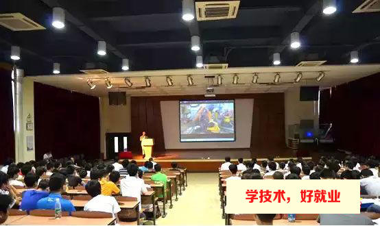 广州白云工商高级技工学校机器人讲座