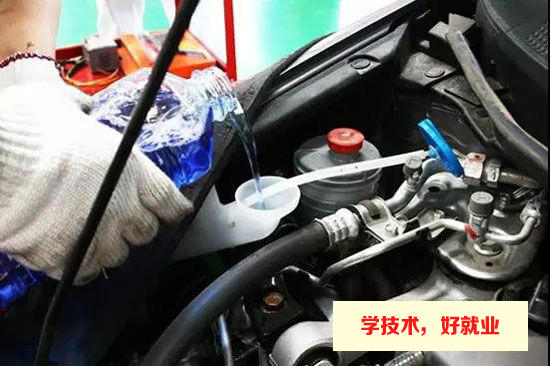 广州白云工商高级技工学校高级汽车机电维修工