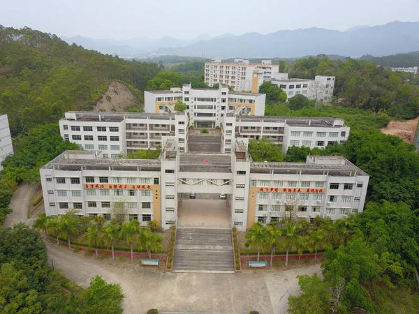 揭西县第一职业技术学校简介_公办_位置环境[图]第1张