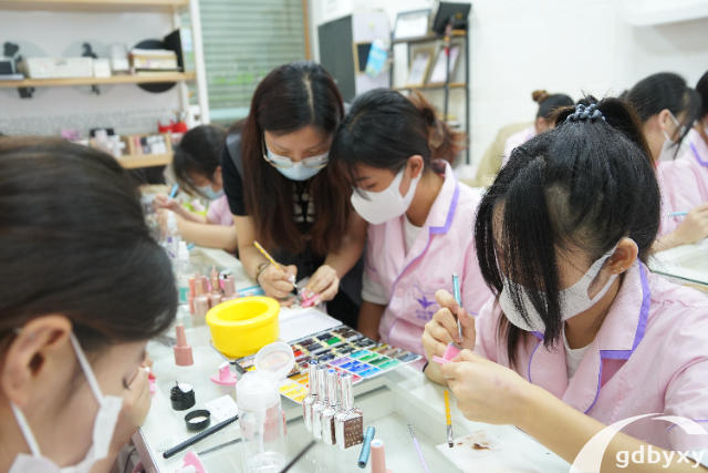 2023湛江有哪些中专学校有美容美体专业插图