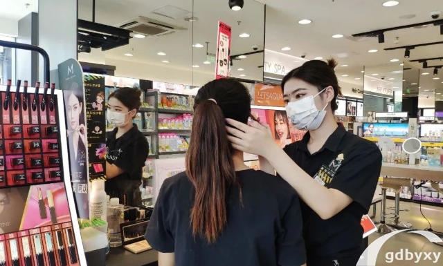 2023广东有哪些化妆专业的技校插图2